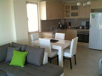 Royal Heights Apartments Bogazici ภายนอก รูปภาพ